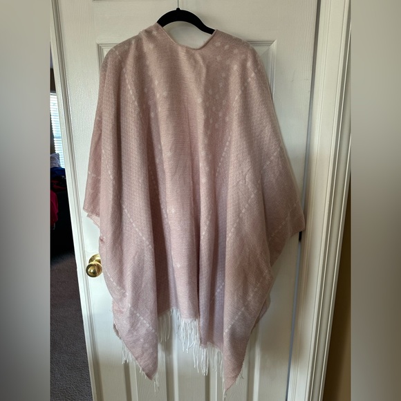 Blush Pink & Cream Ruana/Wrap/Shawl Size OS - Picture 6 of 11